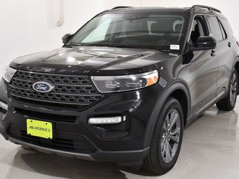 Used 2022 Ford Explorer XLT w/ Equipment Group 202A image 2