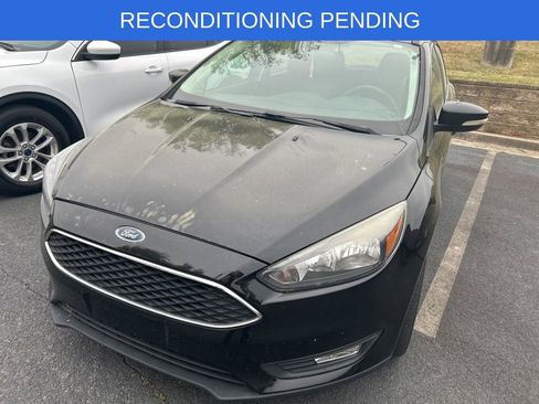 Used 2017 Ford Focus SEL image 3