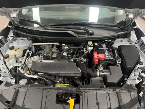 Used 2024 Nissan Rogue S FWD image 23