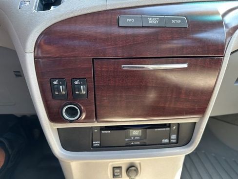 Used 2012 Toyota Sienna Limited w/ Premium Pkg AWD/4WD image 16