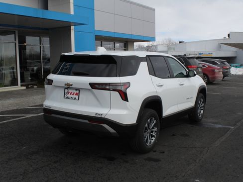 New 2026 Chevrolet Equinox LT image 4
