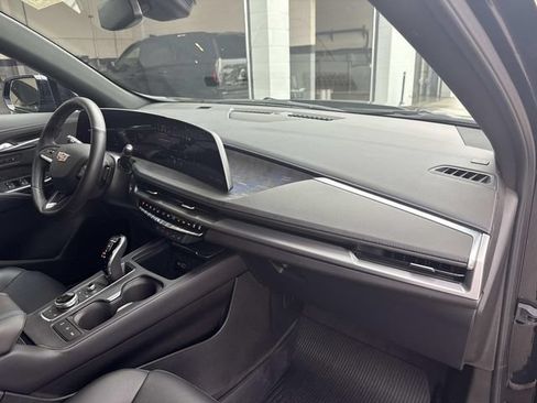 Used 2025 Cadillac XT4 Sport w/ Cold Weather Package FWD image 21