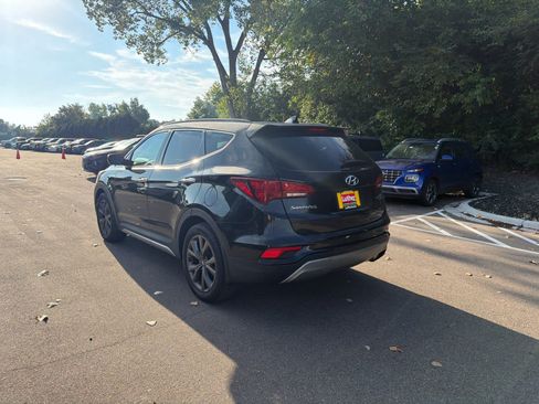 Used 2017 Hyundai Santa Fe Sport AWD/4WD image 3