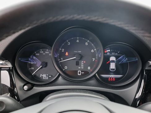 Certified 2024 Porsche Macan image 15