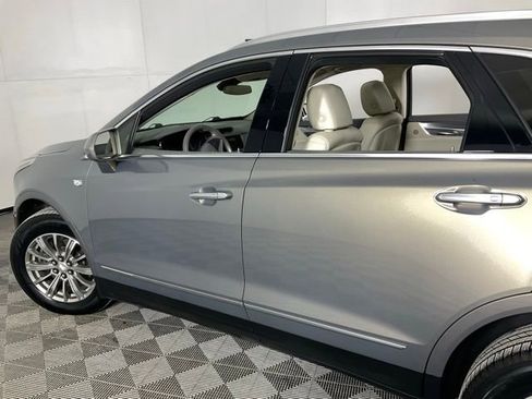 Used 2018 Cadillac XT5 Luxury w/ Driver Awareness Package image 32