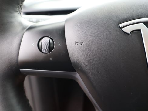 Used 2024 Tesla Model Y Long Range image 22