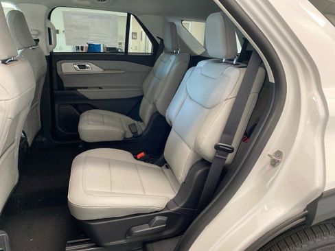 New 2025 Ford Explorer Active w/ Active Comfort Package image 10