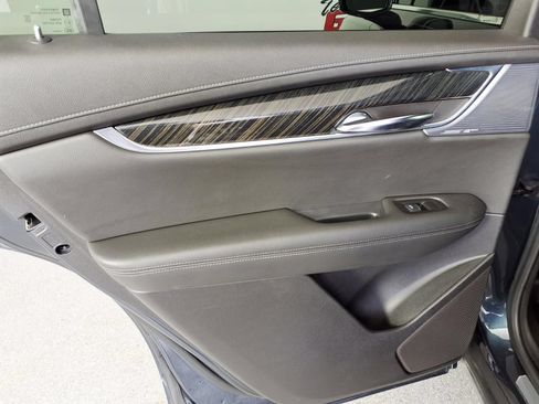 Used 2020 Cadillac XT6 Premium Luxury FWD image 11