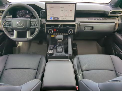 Used 2025 Toyota Tacoma Limited image 13