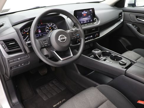 Used 2024 Nissan Rogue SV image 14