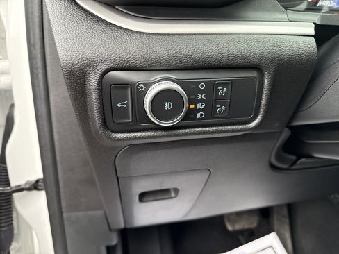 Used 2022 Ford Explorer XLT w/ Equipment Group 202A image 20