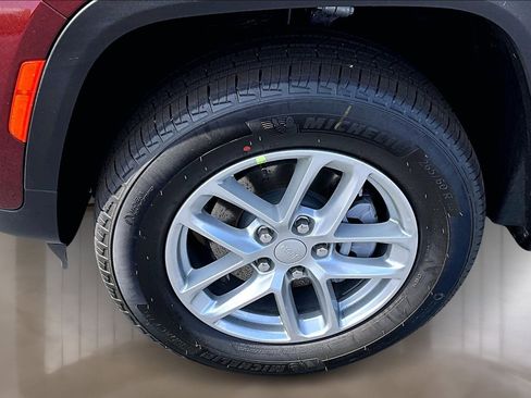 New 2026 Jeep Grand Cherokee Laredo AWD/4WD image 12