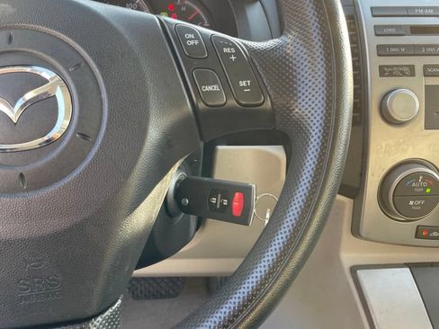 Used 2010 MAZDA MAZDA5 Sport FWD image 12