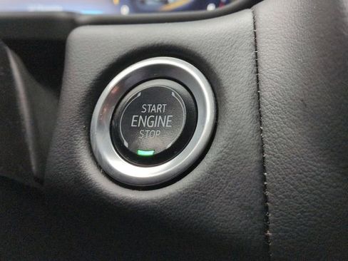 Used 2024 Chevrolet Suburban LT image 17