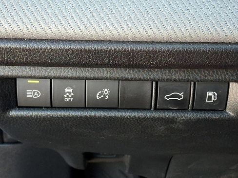 Used 2025 Toyota Camry SE image 25