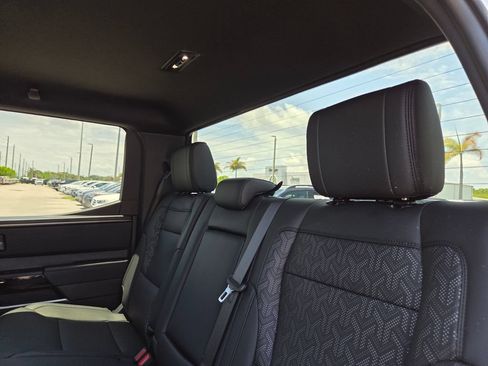Used 2025 Toyota Tundra Limited AWD/4WD image 17