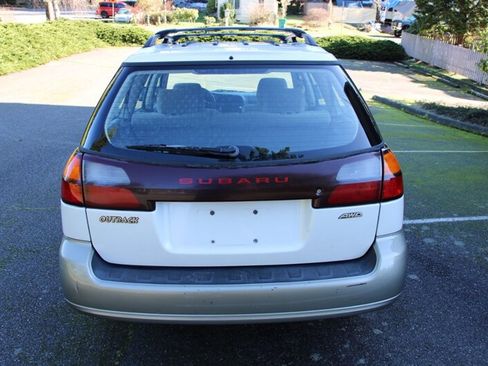 Used 2003 Subaru Outback Wagon image 10