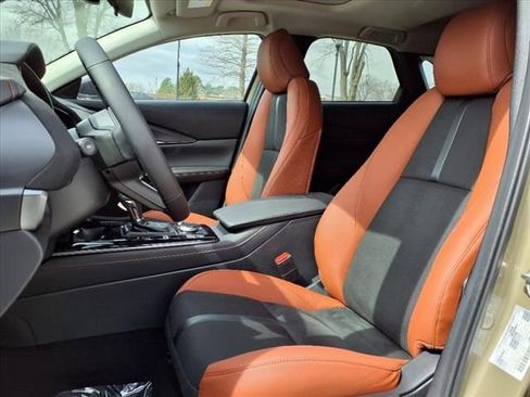 New 2025 MAZDA CX-30 Carbon image 11