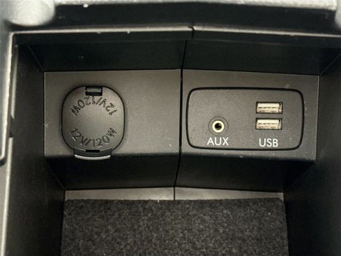 Used 2017 Subaru Forester 2.5i Limited image 37