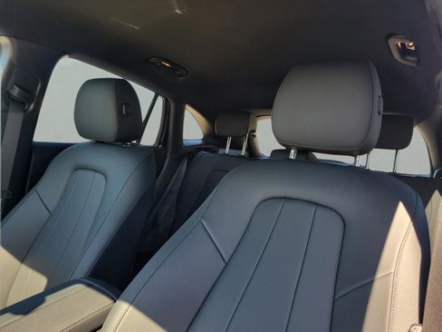 Certified 2025 Mercedes-Benz GLA 250 image 11