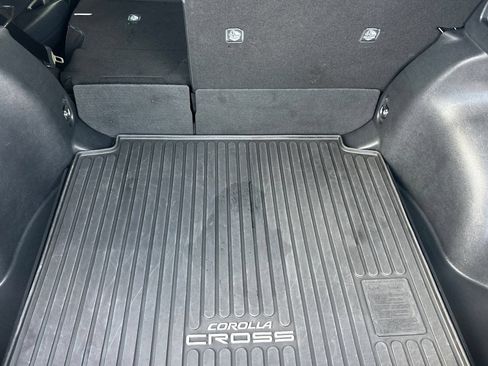 Certified 2025 Toyota Corolla Cross LE FWD image 16