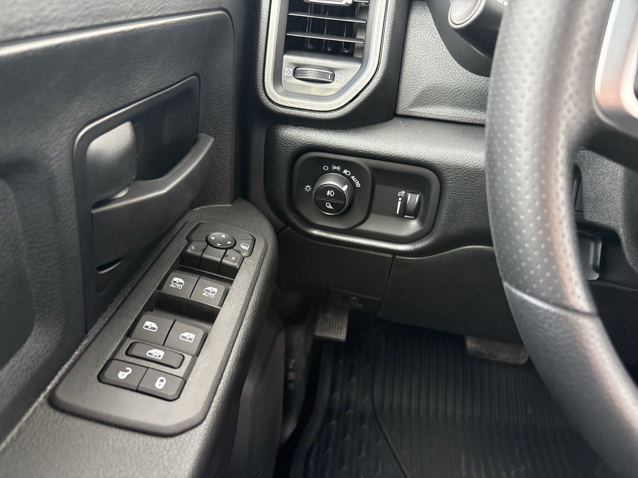 New 2027 RAM 3500 Tradesman AWD/4WD image 19