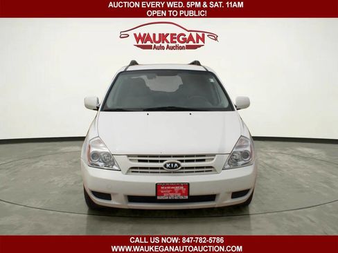 Used 2008 Kia Sedona w/ Convenience Pkg FWD image 4