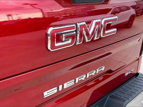 Used 2022 GMC Sierra 1500 SLT AWD/4WD image 8