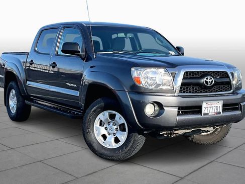 Used 2011 Toyota Tacoma PreRunner image 3