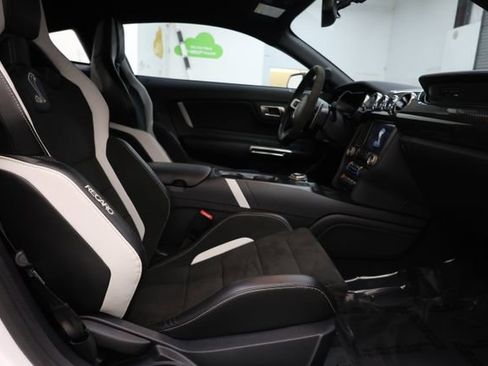Used 2022 Ford Mustang Shelby GT500 w/ Carbon Fiber Track Pack RWD image 87