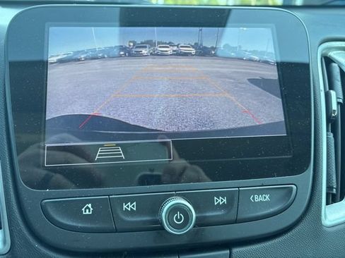 Used 2022 Chevrolet Malibu LT FWD image 13