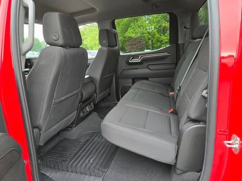 Used 2025 Chevrolet Silverado 1500 LT AWD/4WD image 11
