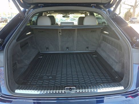 Used 2021 Audi Q8 Premium Plus image 26