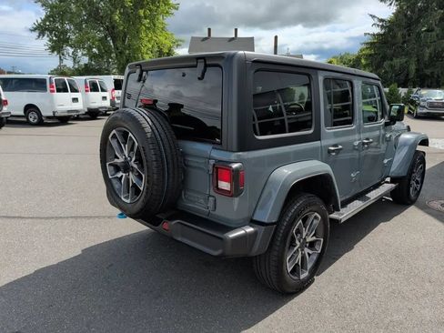 Used 2024 Jeep Wrangler Unlimited AWD/4WD image 21