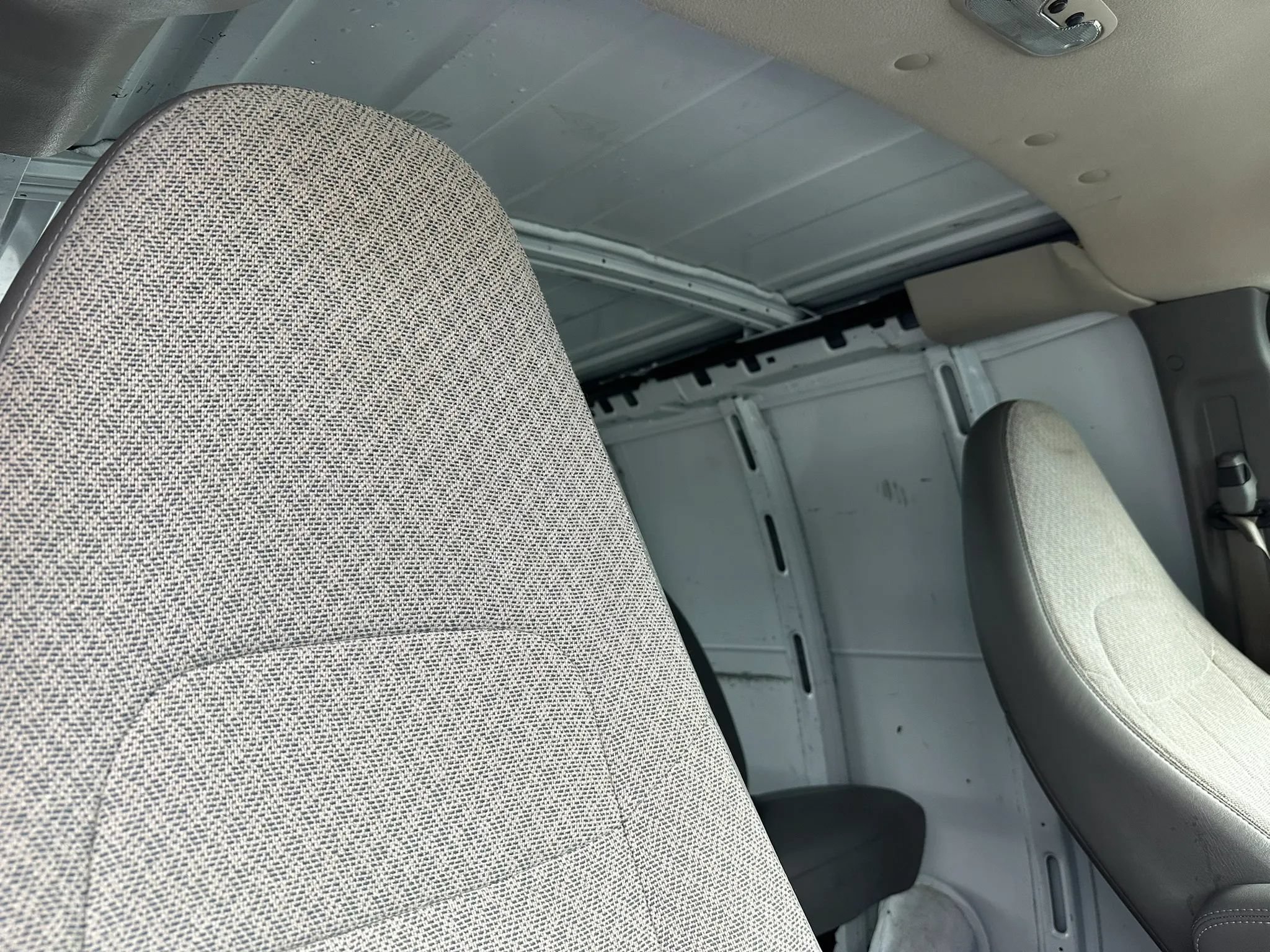 Used 2012 Chevrolet Express 2500 RWD image 12