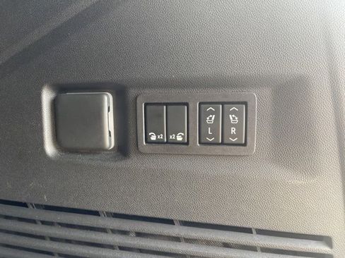 Used 2023 Chevrolet Tahoe Premier w/ Premium Package AWD/4WD image 36