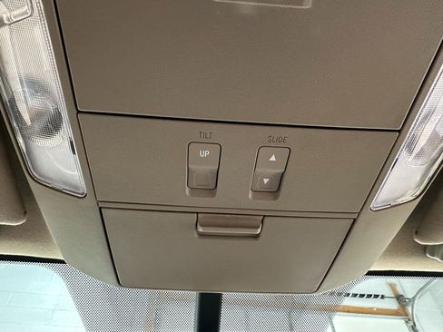 Used 2016 Toyota Sequoia SR5 image 42