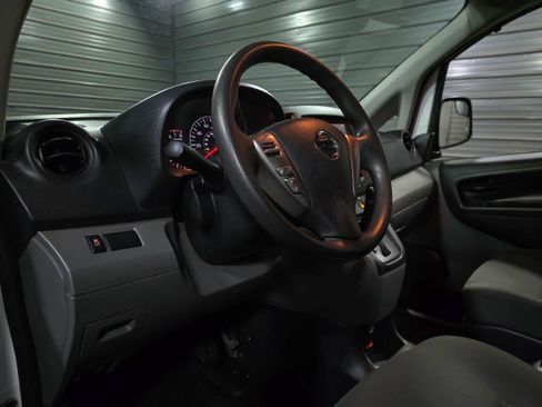 Used 2020 Nissan NV200 S image 13