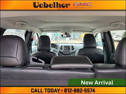 Used 2023 Jeep Cherokee Altitude Lux AWD/4WD image 10