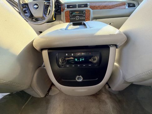 Used 2007 Chevrolet Suburban LT w/ LT Preferred Equipment Group image 49
