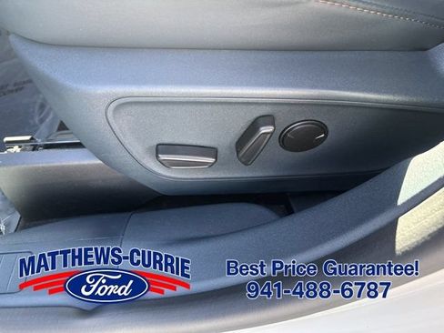 Used 2024 Ford Maverick Lariat FWD image 10