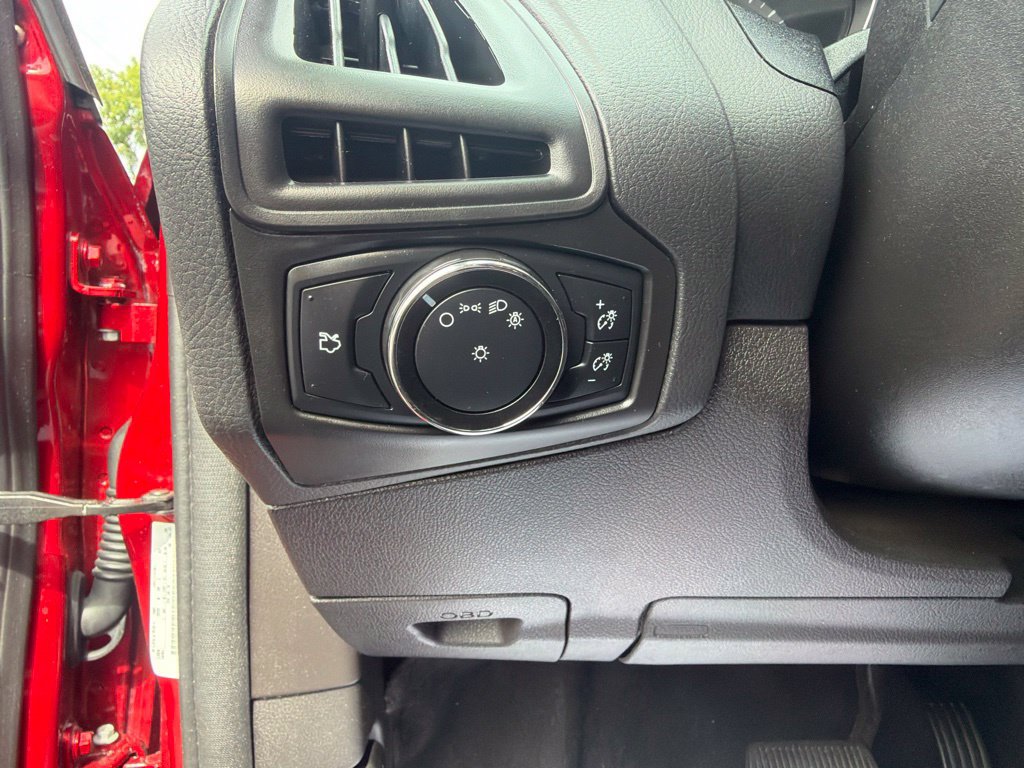 Used 2014 Ford Focus SE FWD image 22