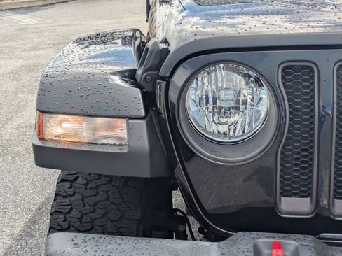 Used 2023 Jeep Wrangler Unlimited Rubicon AWD/4WD image 10