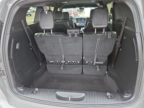 Used 2025 Chrysler Pacifica Select FWD image 7