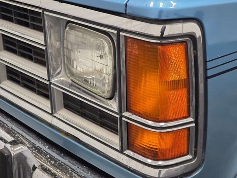 Used 1991 Dodge B2500 image 41