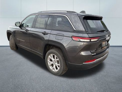 Used 2022 Jeep Grand Cherokee Limited AWD/4WD image 2