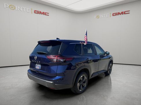 Used 2025 Nissan Rogue SV FWD image 3
