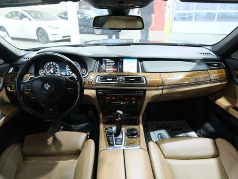 Used 2015 BMW 750Li xDrive AWD/4WD image 30