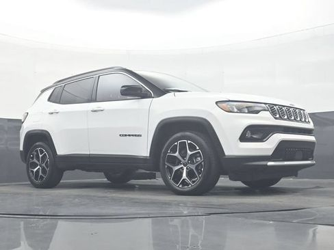 Used 2025 Jeep Compass Limited AWD/4WD image 27