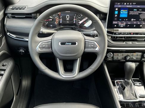 New 2026 Jeep Compass Latitude image 17